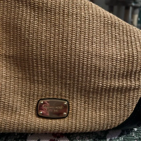 Michael Kors , soft leather, woven shoulder bag. - Picture 6 of 14